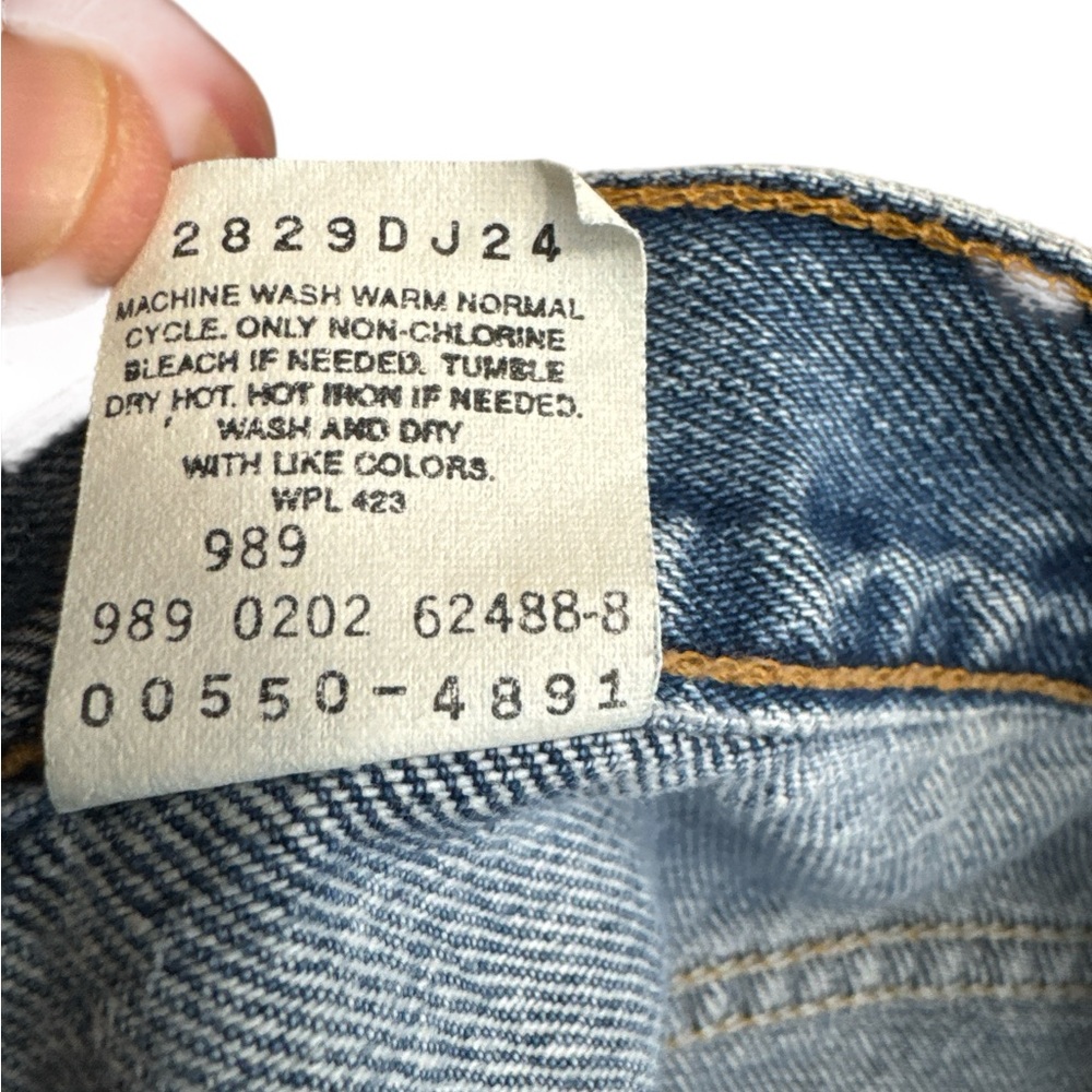 Vintage Men’s Levi’s 550‎ Relaxed Fit Size 36x29 2002 Medium Wash Denim Jeans - Picture 12 of 12